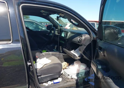 2022 Toyota Tacoma Trd Off Road z USA, uszkodzony, nr VIN 3TMCZ5AN6NM462965